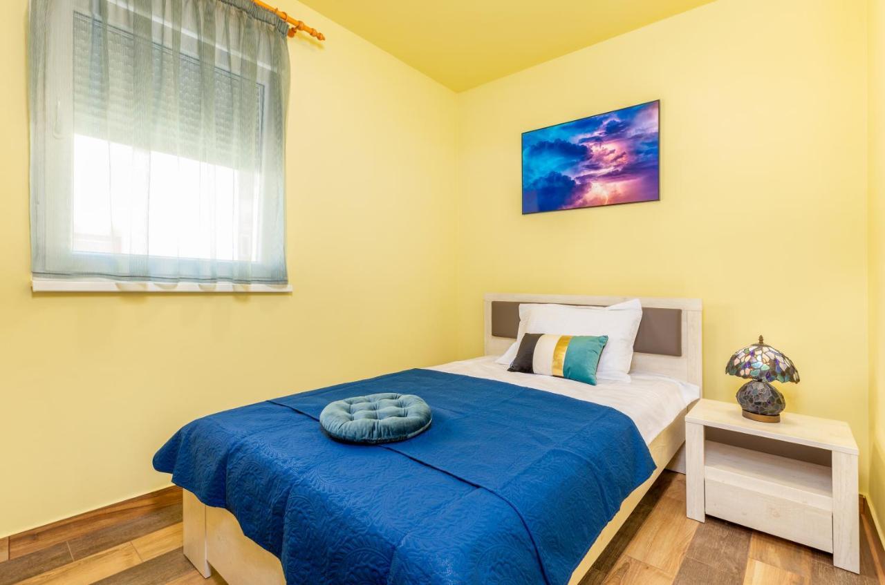 Apartmani Monte Пула Екстериор снимка
