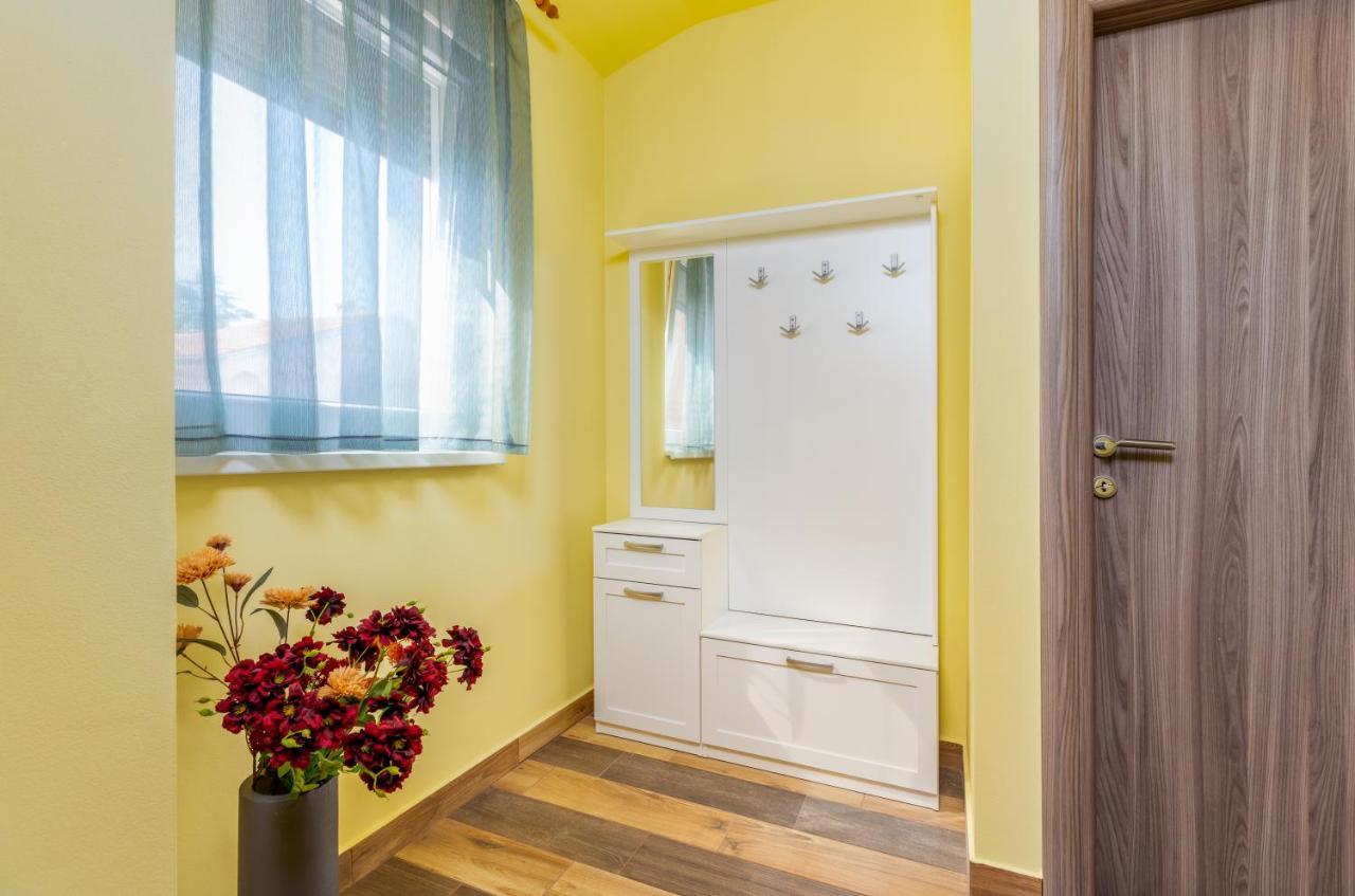 Apartmani Monte Пула Екстериор снимка