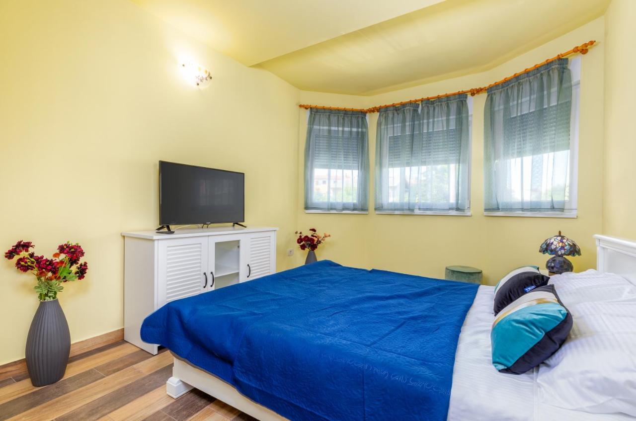 Apartmani Monte Пула Екстериор снимка