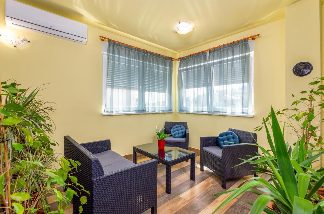 Apartmani Monte Пула Екстериор снимка