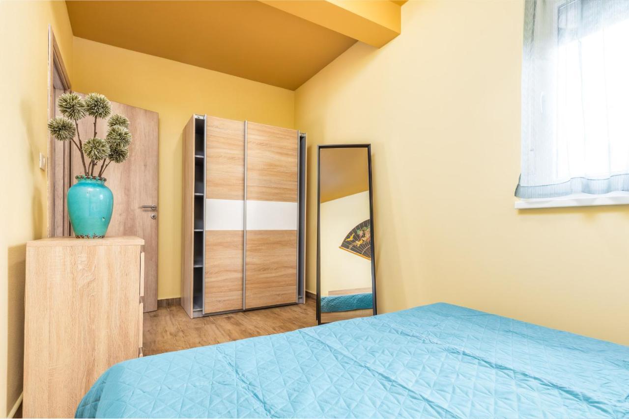 Apartmani Monte Пула Екстериор снимка